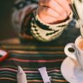 قهوه کاپوچینو - چیست و چگونه آن را در خانه درست کنیم، کلاسیک یا با شکلات با عکس نوشیدنی قهوه با کف شیر: تاریخچه کاپوچینو